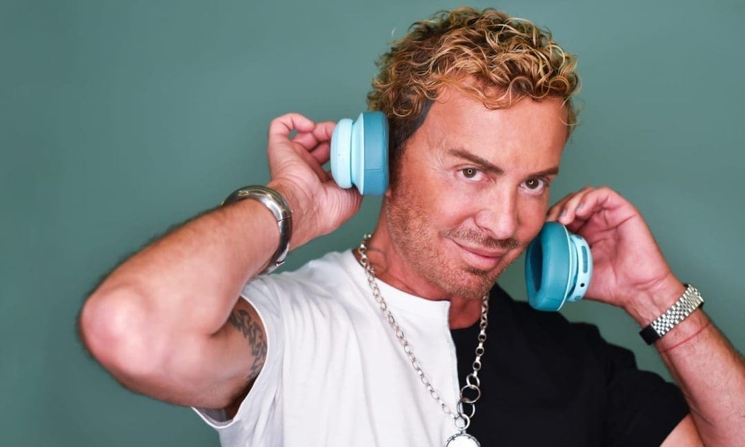 Λάκης Γαβαλάς